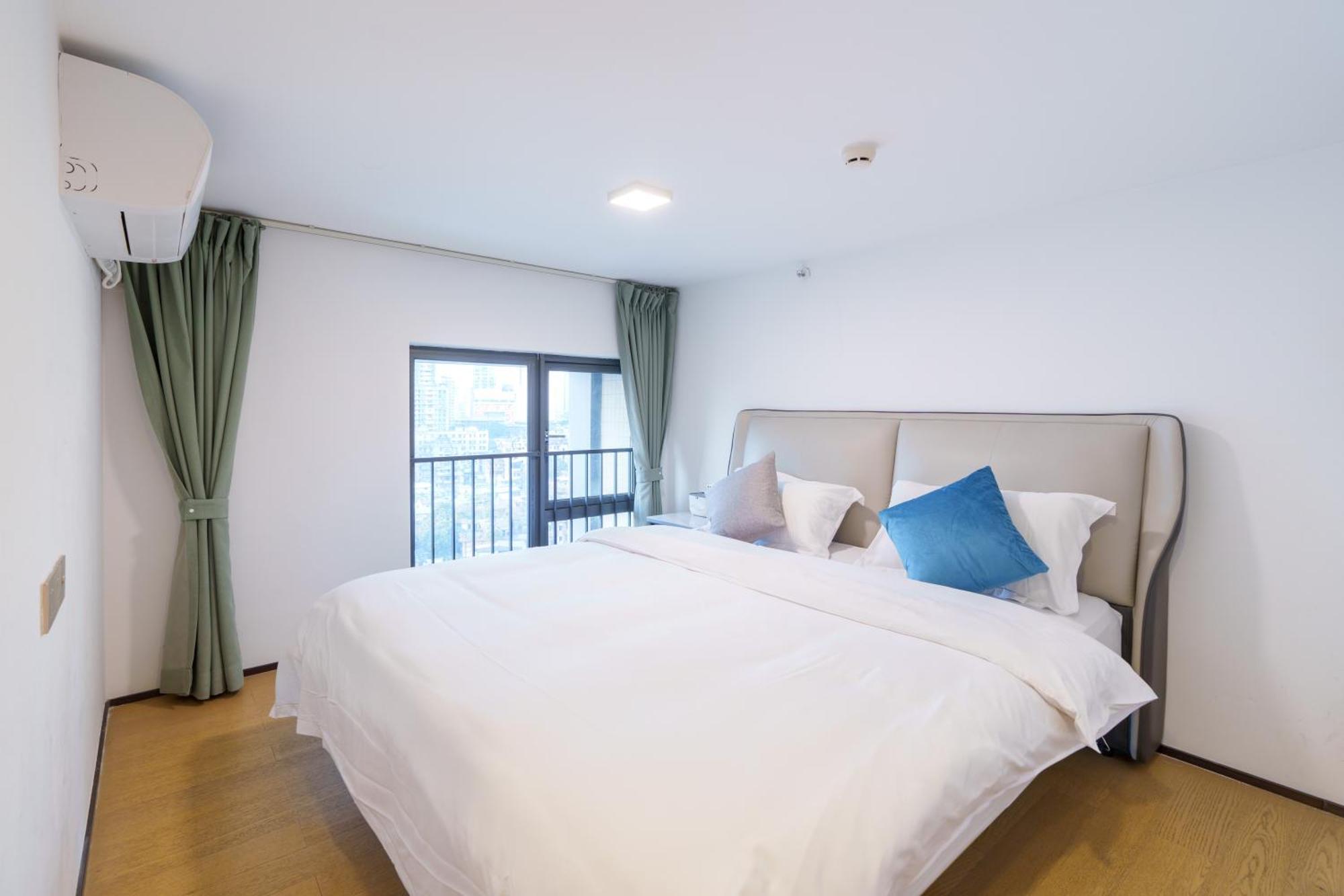 Sunny International Apartment From Beijing Road Cantón Exterior foto